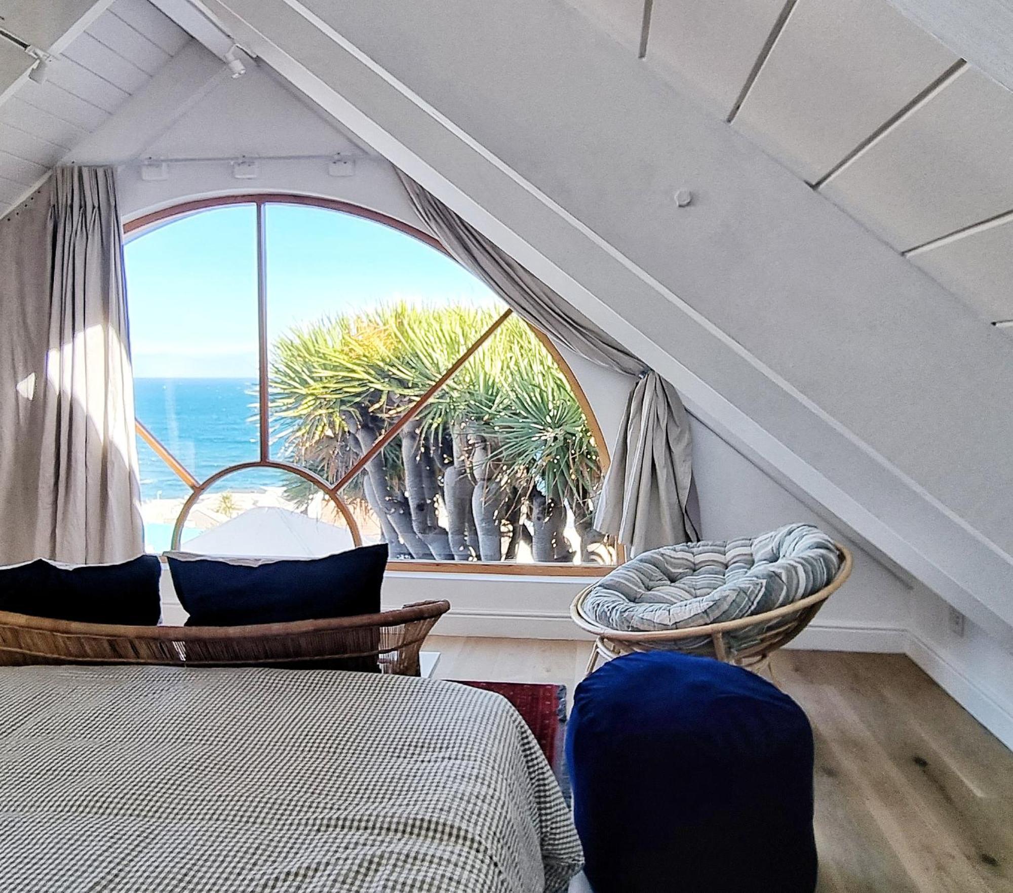 The Dragon Tree Guesthouse Kalk Bay Bagian luar foto