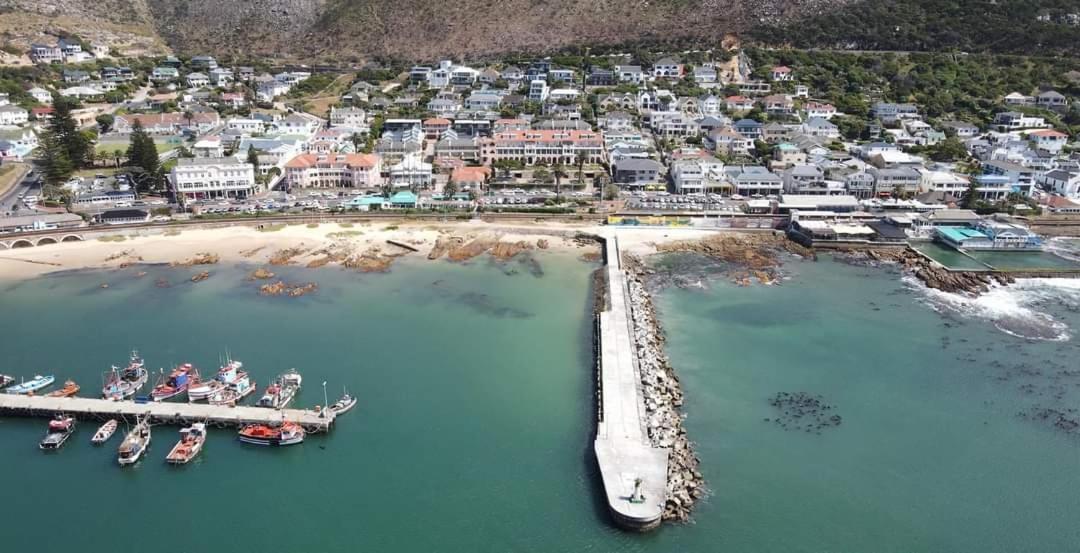 The Dragon Tree Guesthouse Kalk Bay Bagian luar foto