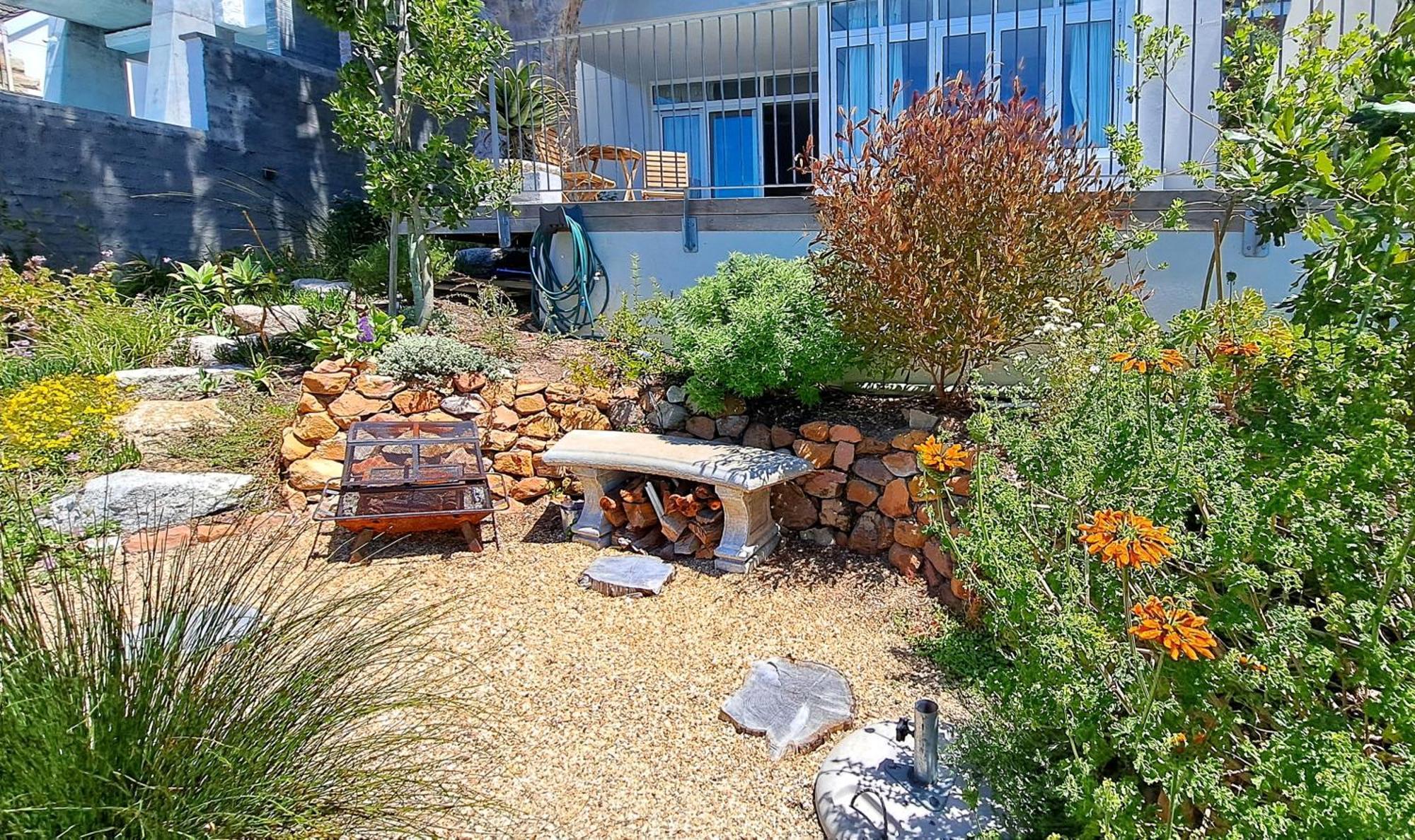 The Dragon Tree Guesthouse Kalk Bay Bagian luar foto