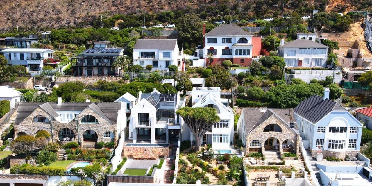 The Dragon Tree Guesthouse Kalk Bay Bagian luar foto